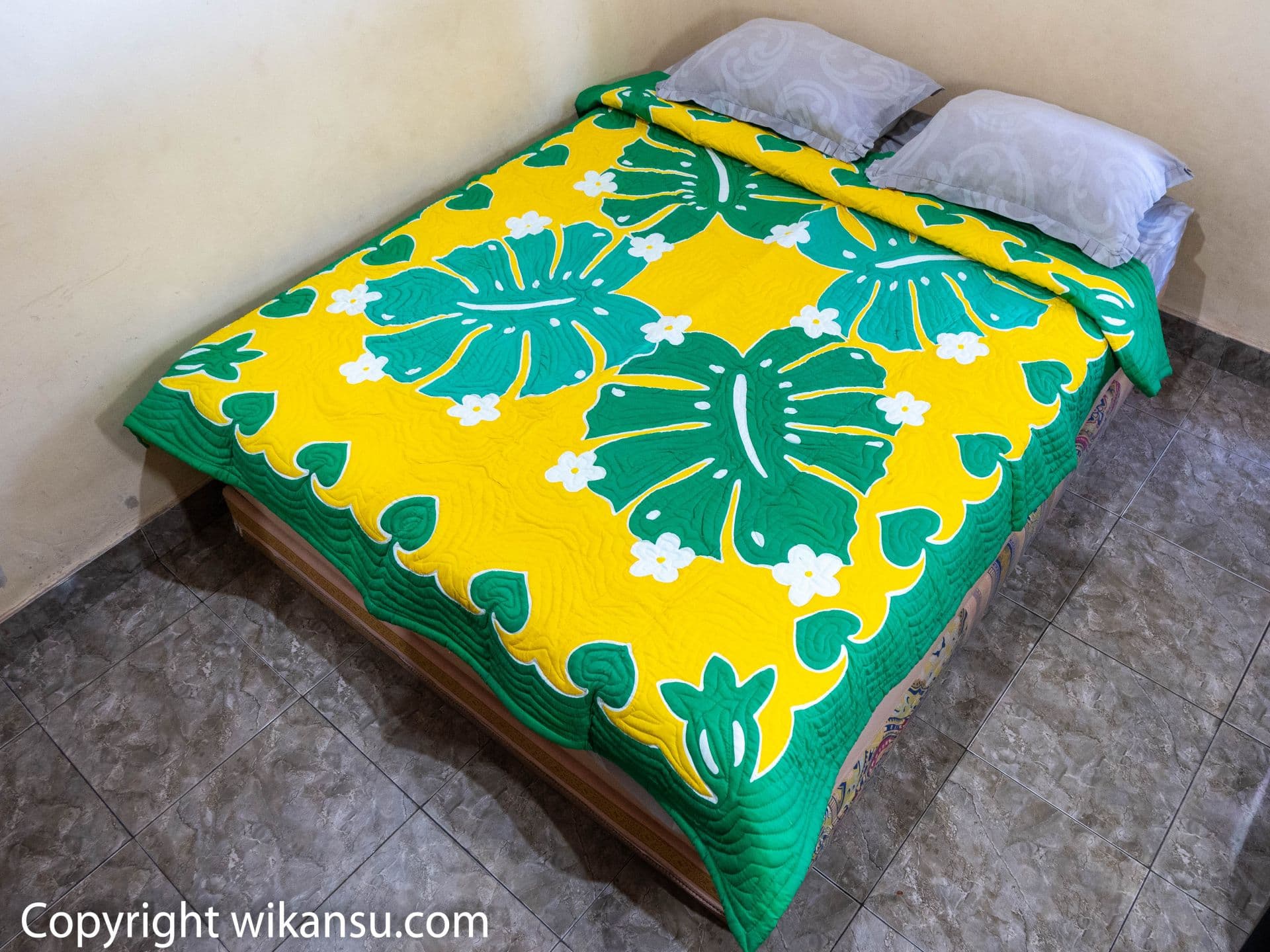 Daun Monstera Hijau